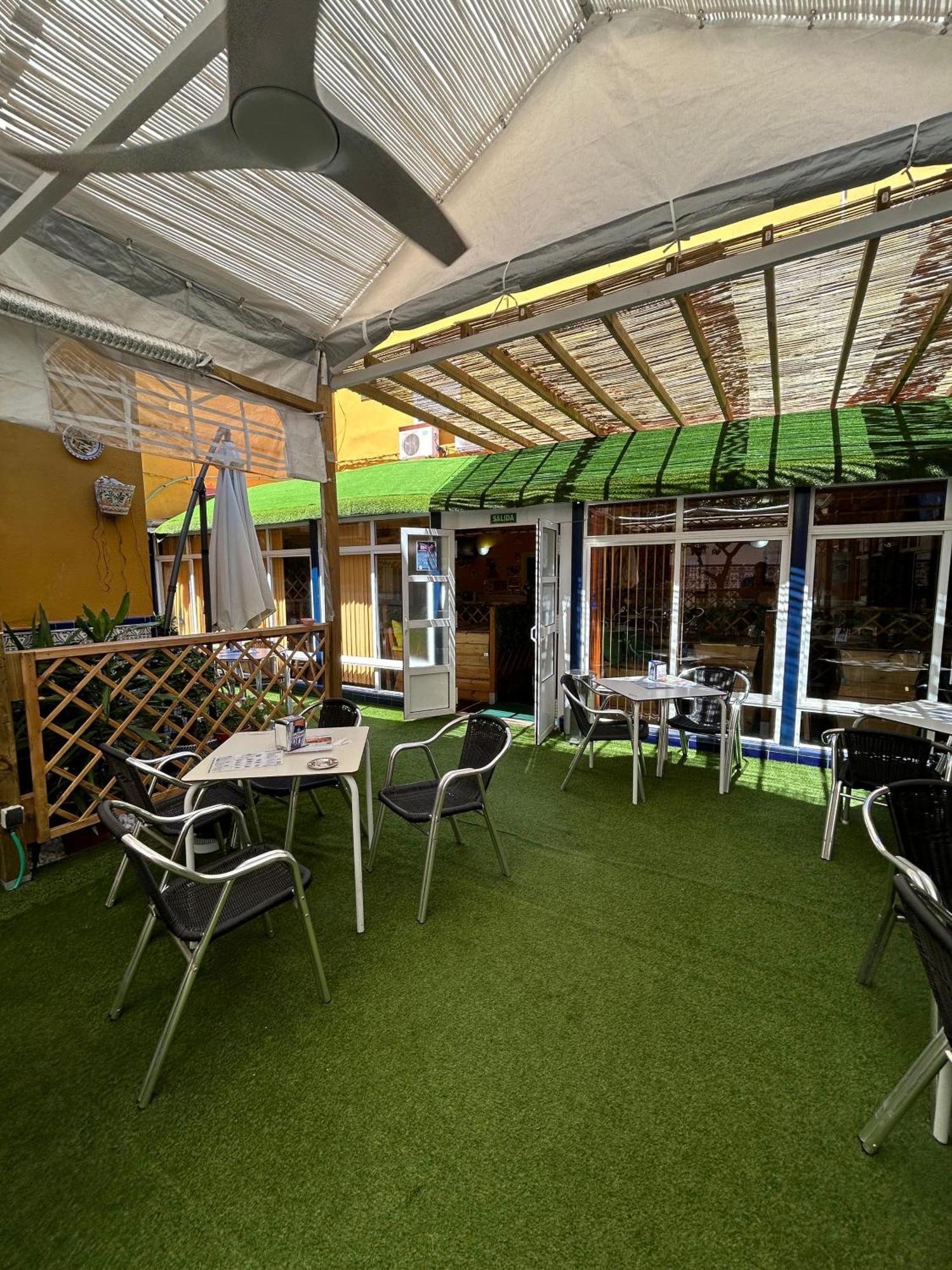 Hostal Avenida Andalucia - Solo Adultos Siviglia Esterno foto