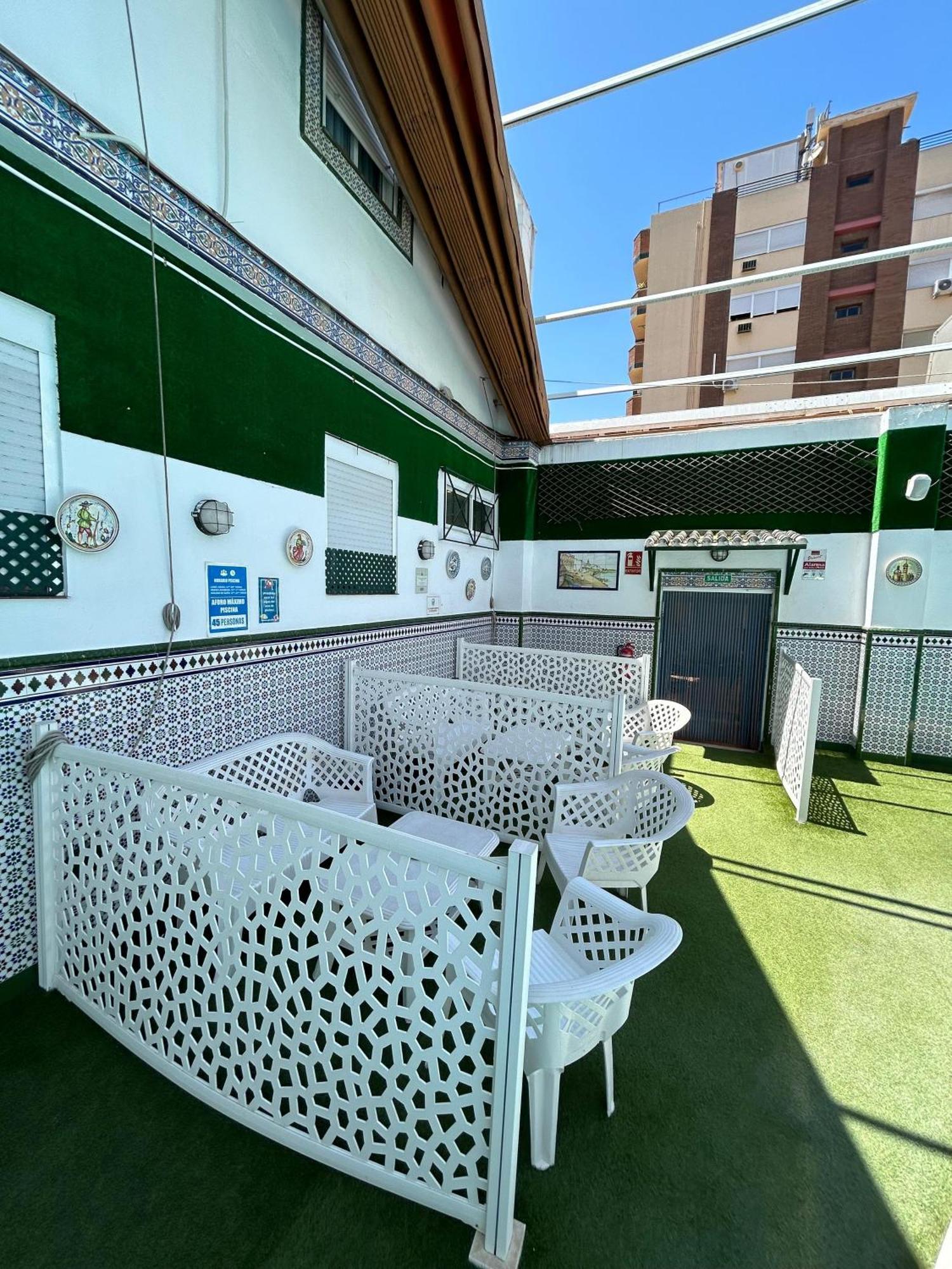 Hostal Avenida Andalucia - Solo Adultos Siviglia Esterno foto