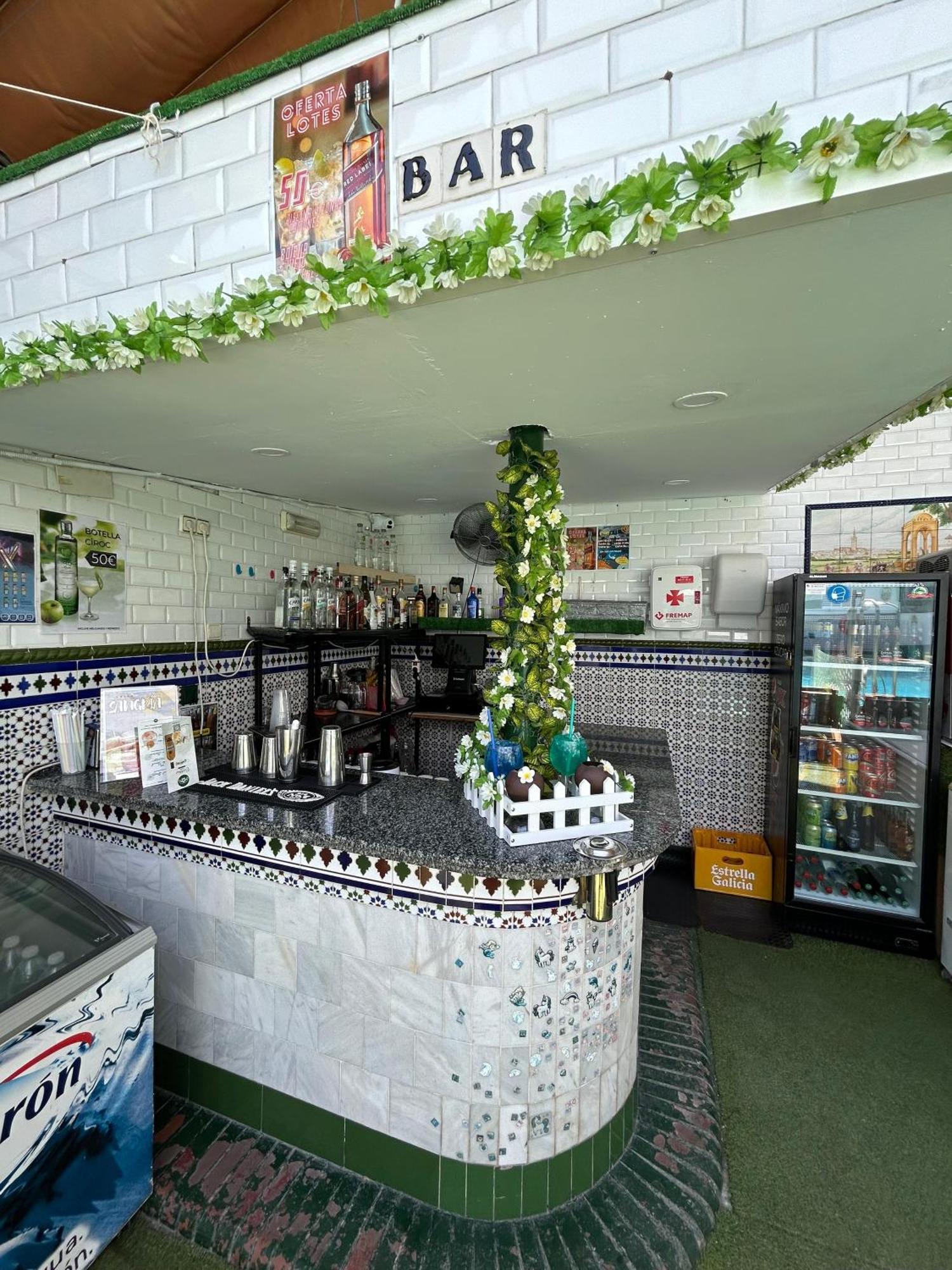 Hostal Avenida Andalucia - Solo Adultos Siviglia Esterno foto
