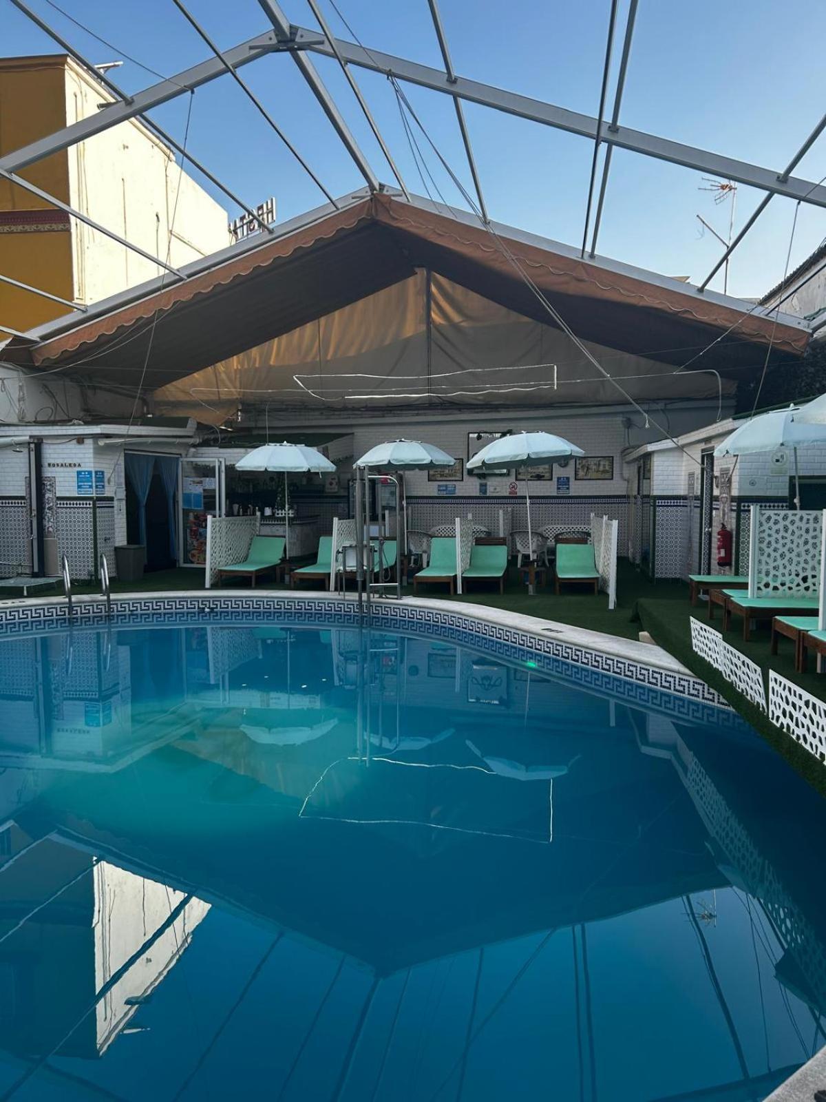 Hostal Avenida Andalucia - Solo Adultos Siviglia Esterno foto