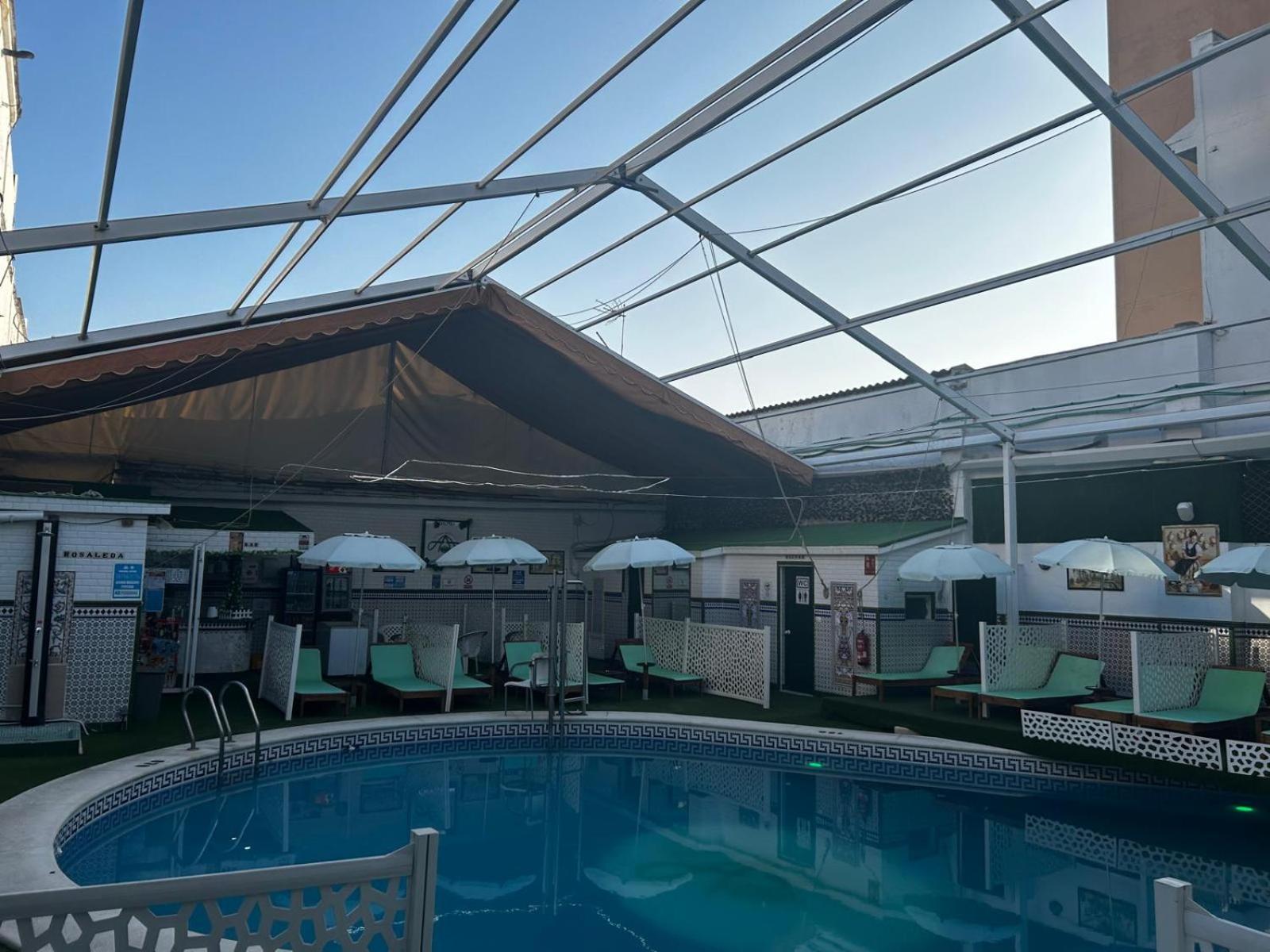 Hostal Avenida Andalucia - Solo Adultos Siviglia Esterno foto