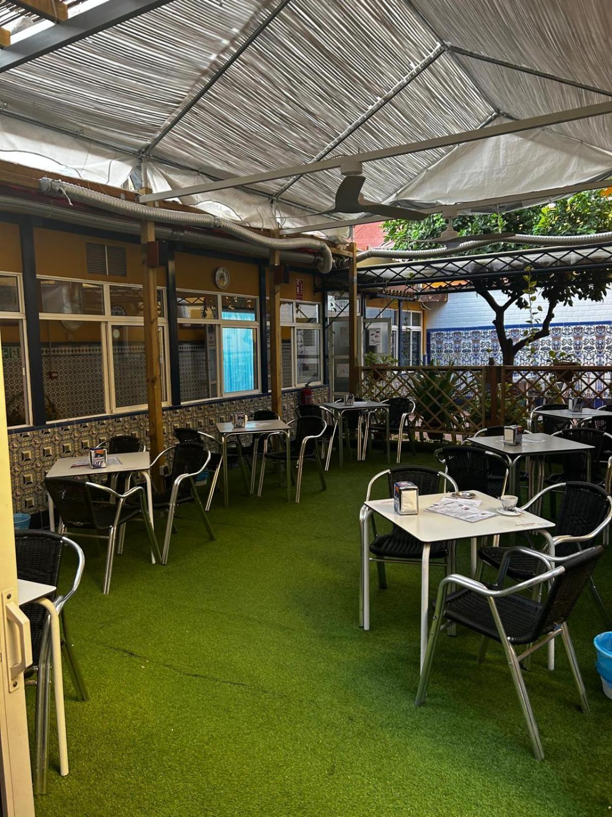 Hostal Avenida Andalucia - Solo Adultos Siviglia Esterno foto